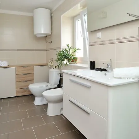 Apartment Porat 2 *